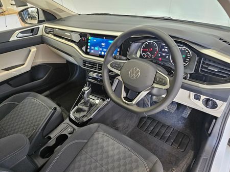 2026-Volkswagen-Polo-Sedan-10TSI-Life_4