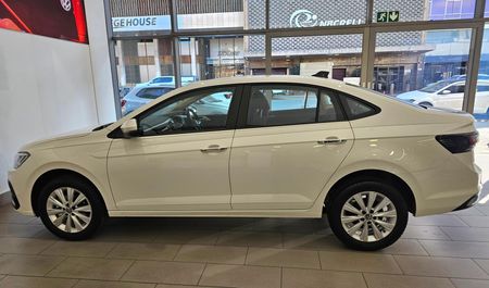 2026-Volkswagen-Polo-Sedan-10TSI-Life_8