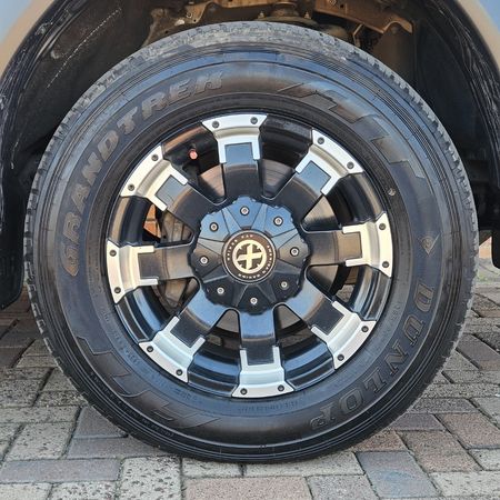 2016-Toyota-Hilux-40-V6-Raised-Body-Raider-Double-Cab-Auto_15