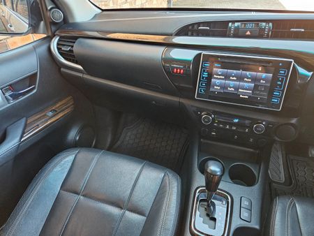 2016-Toyota-Hilux-40-V6-Raised-Body-Raider-Double-Cab-Auto_18