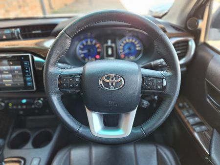 2016-Toyota-Hilux-40-V6-Raised-Body-Raider-Double-Cab-Auto_19