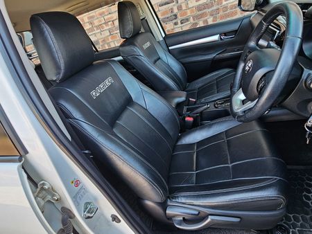 2016-Toyota-Hilux-40-V6-Raised-Body-Raider-Double-Cab-Auto_23