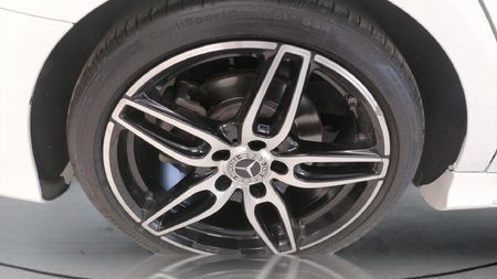 2018-Mercedes-Benz-CLA-200-Auto_5