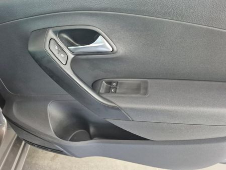 2024-Volkswagen-Polo-Vivo-14-Trendline-5-dr_9