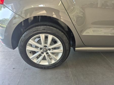 2024-Volkswagen-Polo-Vivo-14-Trendline-5-dr_8