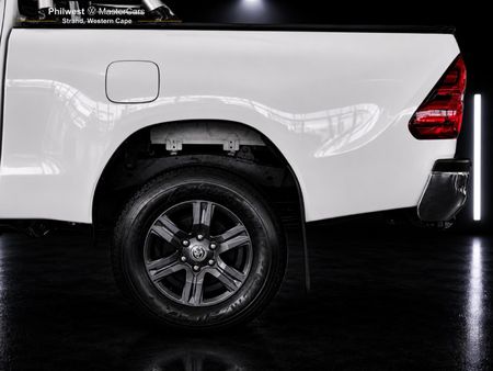 2024-Toyota-Hilux-24-GD-6-Raised-Body-Raider-Extended-Cab_32