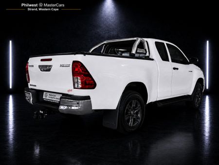 2024-Toyota-Hilux-24-GD-6-Raised-Body-Raider-Extended-Cab_4