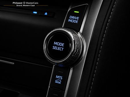 2023-Toyota-Land-Cruiser-300-V6-33-D-GR-S_17