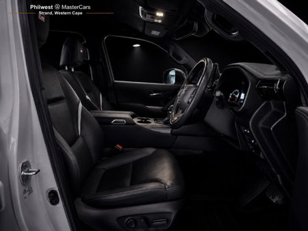 2023-Toyota-Land-Cruiser-300-V6-33-D-GR-S_19