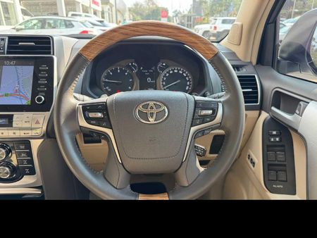 2023-Toyota-Land-Cruiser-Prado-28-GD-VX-L-Auto_10