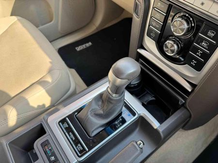 2023-Toyota-Land-Cruiser-Prado-28-GD-VX-L-Auto_17