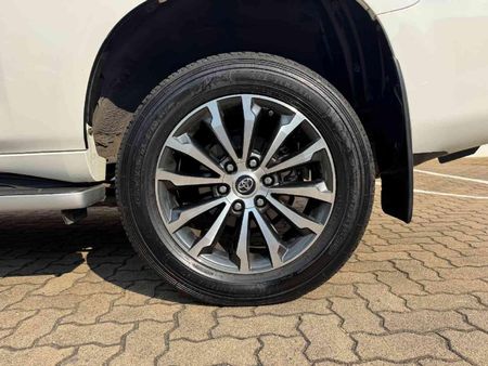 2023-Toyota-Land-Cruiser-Prado-28-GD-VX-L-Auto_27
