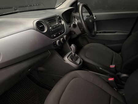 2015-Hyundai-Grand-i10-125-Fluid-Auto_11