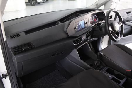 2022-Volkswagen-Caddy-PANEL-VAN_14