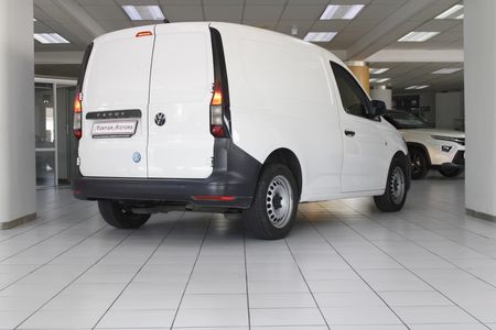 2022-Volkswagen-Caddy-PANEL-VAN_2