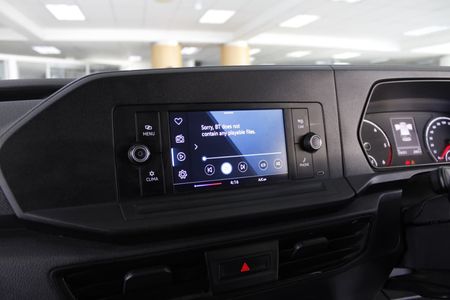 2022-Volkswagen-Caddy-PANEL-VAN_8
