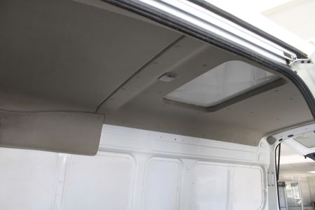 2021-Nissan-NV350-PANEL-VAN_9