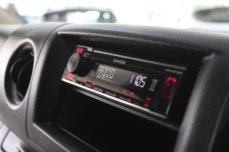 2021-Nissan-NV350-PANEL-VAN_10
