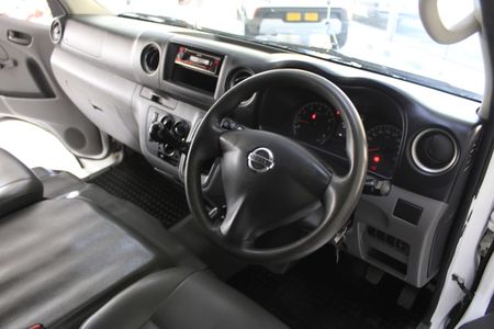 2021-Nissan-NV350-PANEL-VAN_12