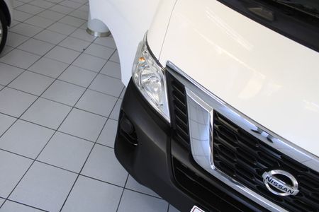 2021-Nissan-NV350-PANEL-VAN_8