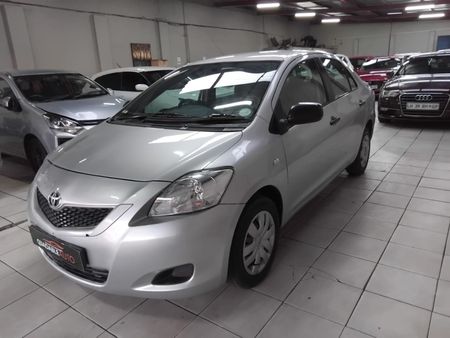 2009-Toyota-Yaris-T3-Sedan_2