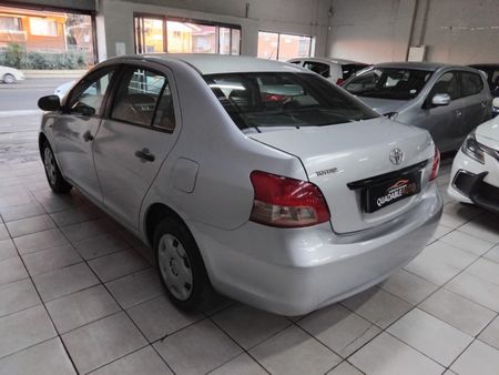 2009-Toyota-Yaris-T3-Sedan_4