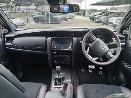 2026-Toyota-Fortuner-28GD-6-4x4-GR-S-Auto_4