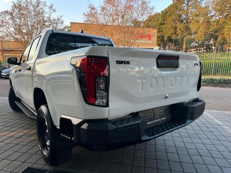 2026-Toyota-Hilux-28-GD-6-RB-SRX-4x4-Auto-Double-Cab_11