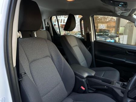 2026-Toyota-Hilux-28-GD-6-RB-SRX-4x4-Auto-Double-Cab_20