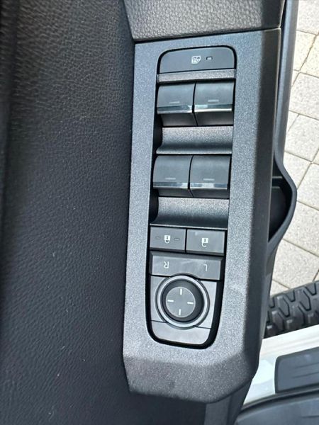 2026-Toyota-Hilux-28-GD-6-RB-SRX-4x4-Auto-Double-Cab_21