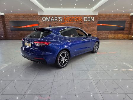 2022-Maserati-Levante-S_4