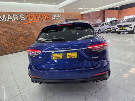 2022-Maserati-Levante-S_5