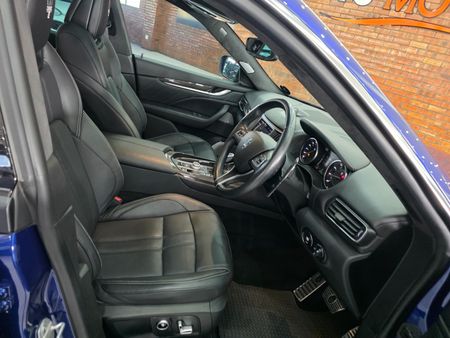 2022-Maserati-Levante-S_7