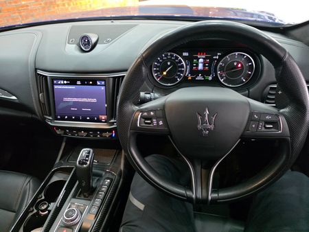 2022-Maserati-Levante-S_8