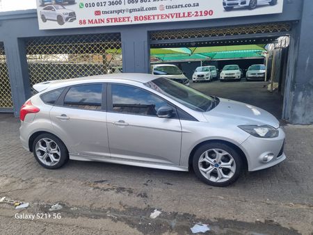 2014-Ford-Focus-16-Ti-VCT-Trend-5-dr_11