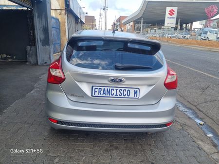 2014-Ford-Focus-16-Ti-VCT-Trend-5-dr_15