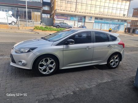 2014-Ford-Focus-16-Ti-VCT-Trend-5-dr_3