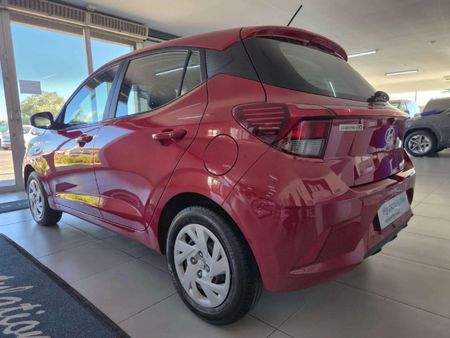 2025-Hyundai-Grand-i10-10-Motion_4