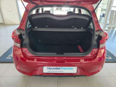 2025-Hyundai-Grand-i10-10-Motion_6
