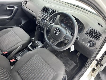 2021-Volkswagen-Polo-Vivo-14-Trendline-5-dr_14