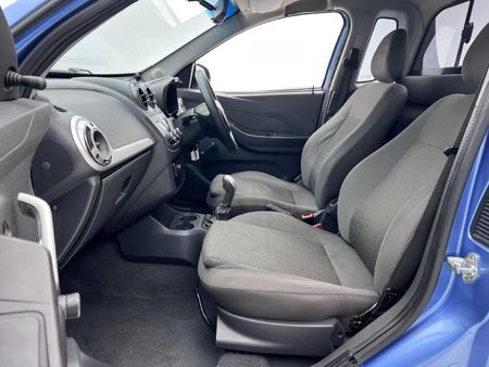 2016-Chevrolet-Utility-14-AC_4