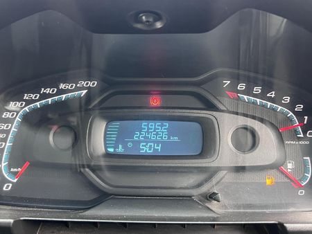 2016-Chevrolet-Utility-14-AC_7