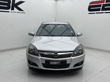 2010-Opel-Astra-16-Essentia-5-dr_1