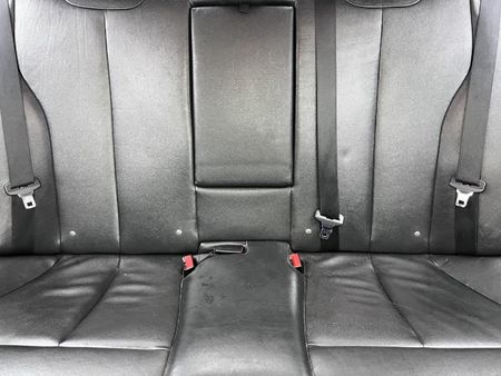 2014-BMW-3-Series-320i_11