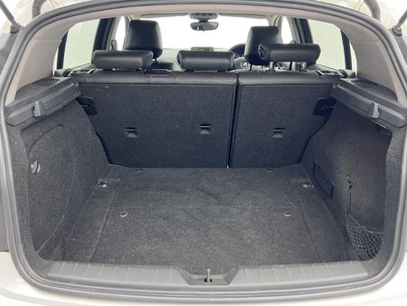 2013-BMW-1-Series-116i-5-dr-Auto_10