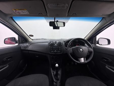2015-Renault-Sandero-900T-Dynamique_10