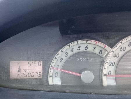 2008-Toyota-Yaris-T3_9