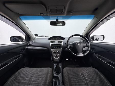 2008-Toyota-Yaris-T3_10