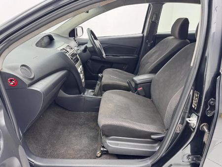 2008-Toyota-Yaris-T3_6