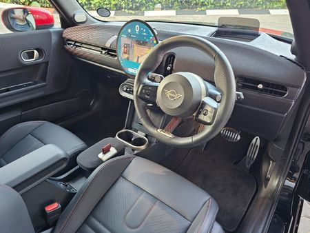 2025-MINI-Hatch-Cooper-JCW-Auto_7